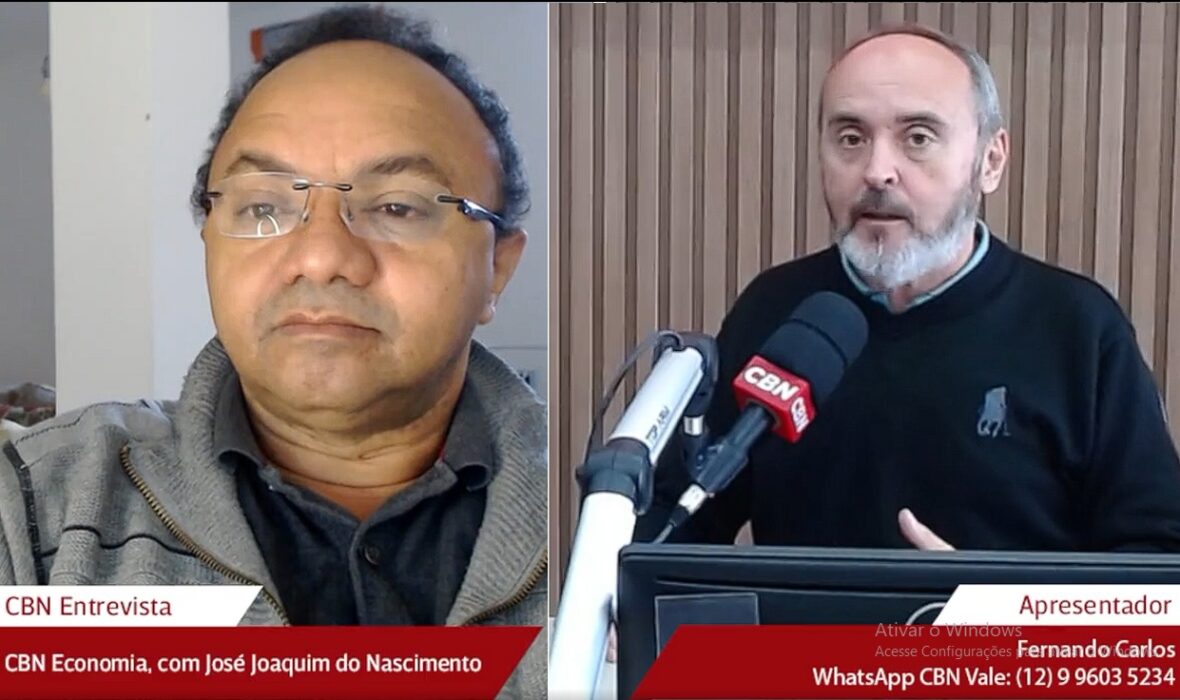 José Joaquim do Nascimento e Fernando Carlos, da CBN Vale. Professor falou sobre risco fiscal e recessão global