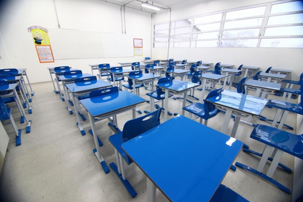 Programa Bolsa Estágio Ensino Médio irá oferecer estágios remunerados de até R$ 1 mil na área de formação para alunos do ensino médio da rede pública estadual