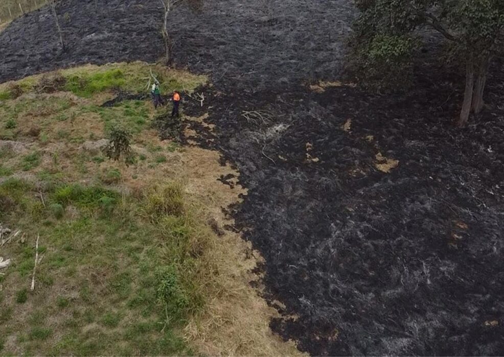 Foto aérea de incêndio na zona rural de Taubaté, ocorrido no sábado, 10 de setembro de 2022