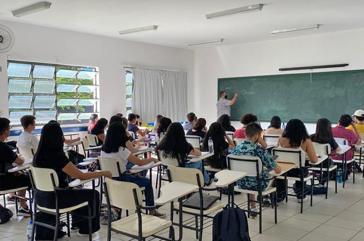 Curso intensivo monteiro lobato oferece 55 vagas