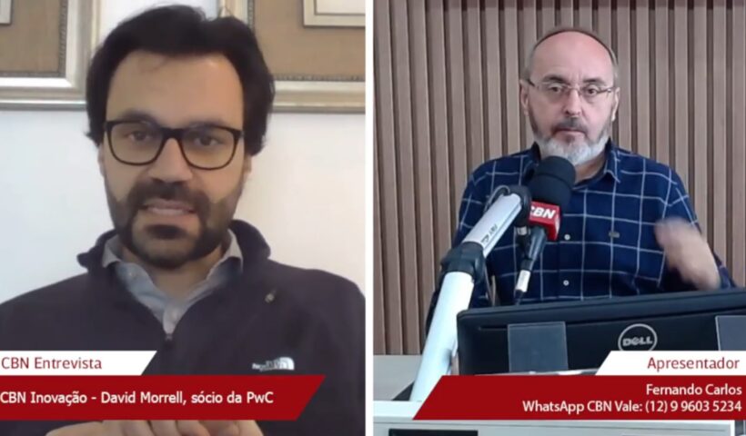 David Morrell, especialista da PwC sendo entrevistado por Fernando carlos, no quadro CBN Inovação. Morrel cita que as empresas devem focar os desejos dos clientes e não somente a tecnlogia