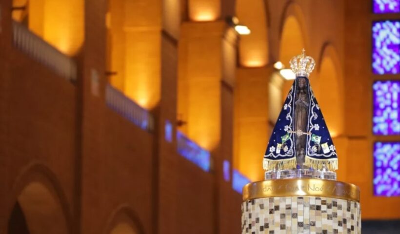 Imagem de Nossa Senhora no Santuário Nacional em Aparecida. Santuário Nacional de Aparecida divulga programação para Novena e Festa da Padroeira 2022