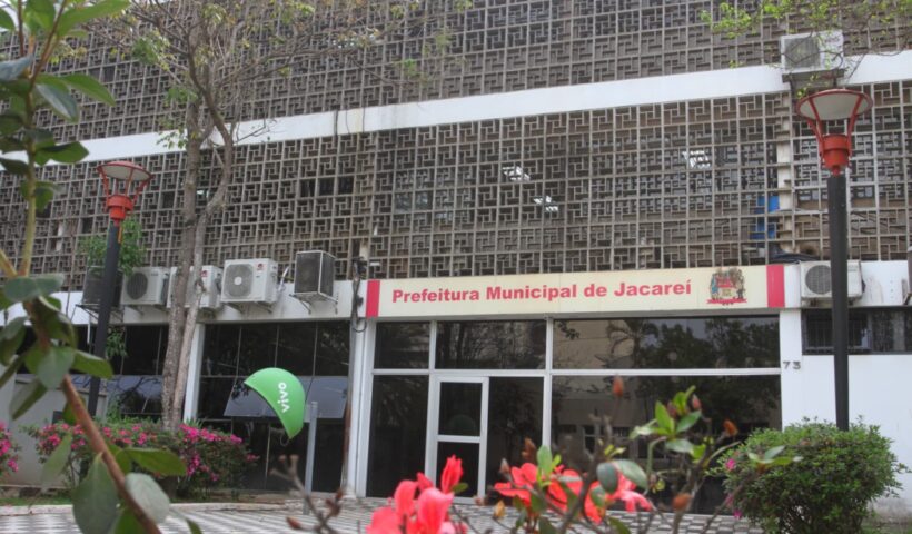 prédio da Prefeitura de Jacareí que abriu inscrições para concurso público; são 158 vagas