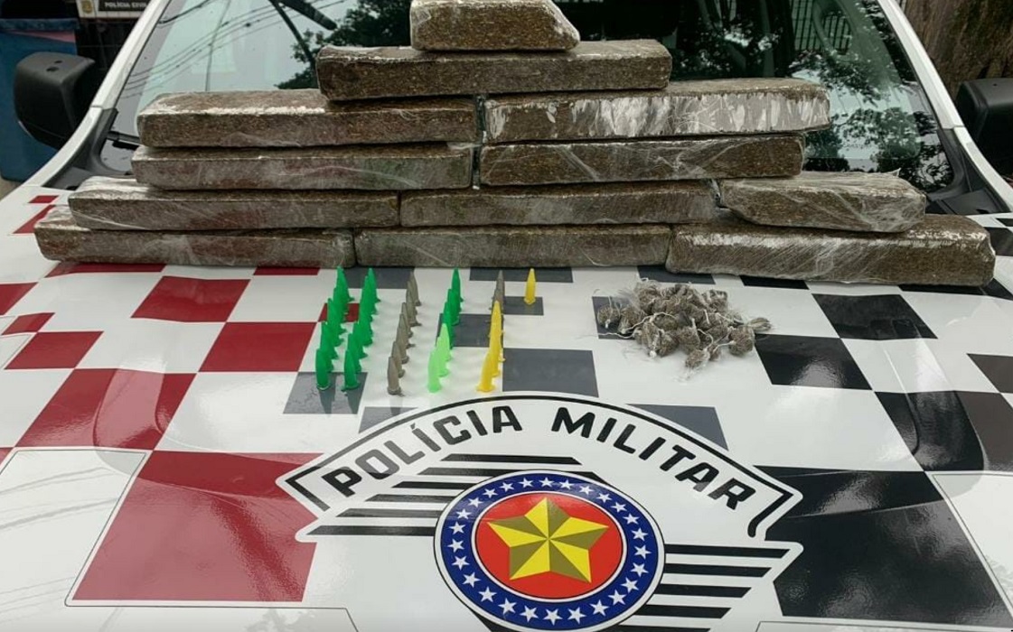 adolescente 12 tijolos de maconha