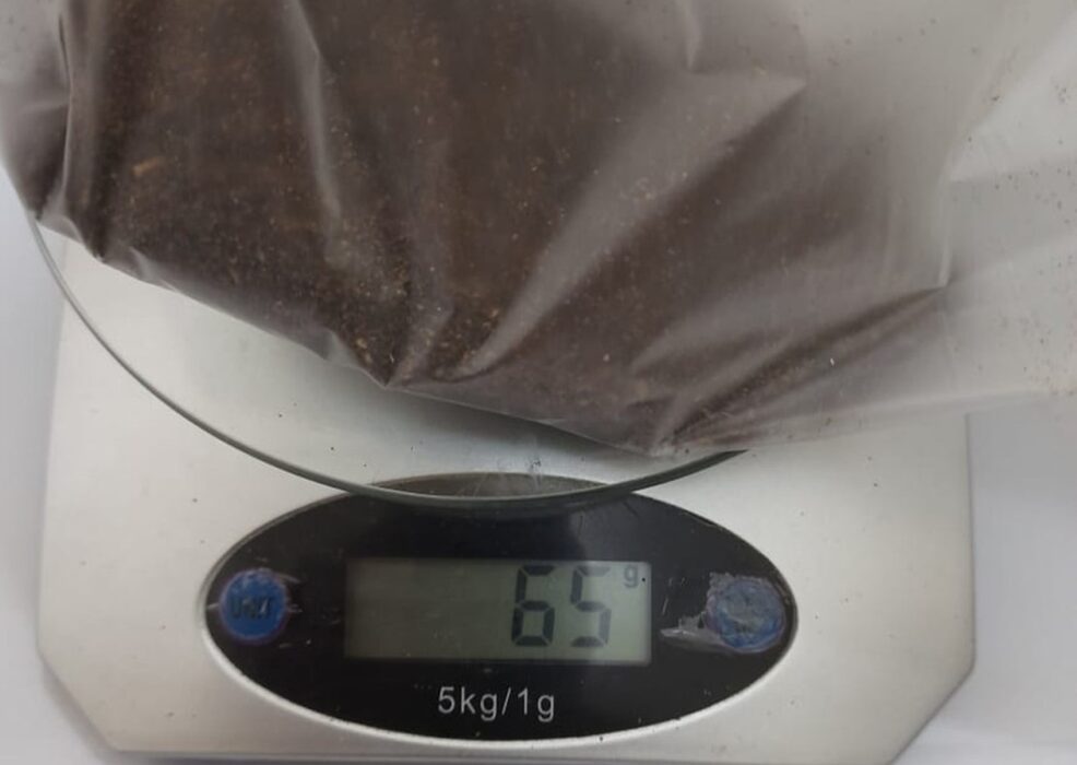 Droga em cima de balança. Munlher entrou com maconha na calcinha na P1 de Tremembé