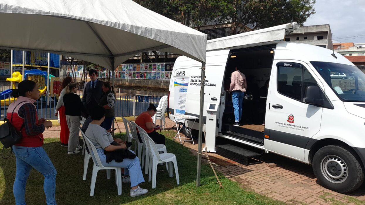 van do Programa Cidadania Itinerante. Cunha receberá o serviço