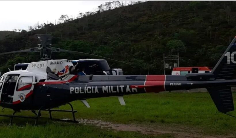 Motorista da CCR é uma das vítimas graves do engavetamento na Via Dutra, em Queluz; Helicóptero Águia foi acionado
