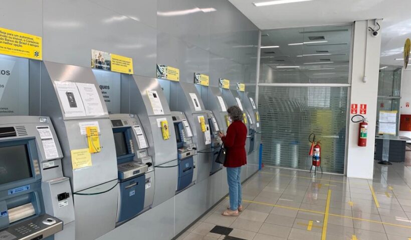 Jogos do Brasil na Copa mudam o horário de funcionamento das agências bancárias