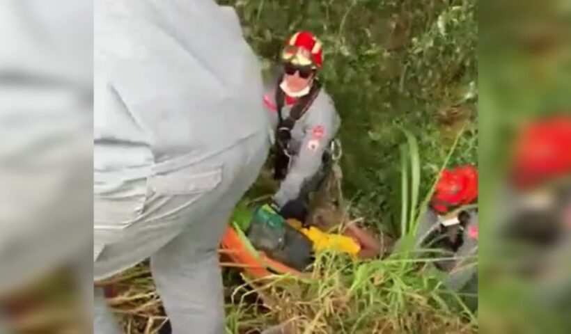 Mulher cai em córrego em Taubaté