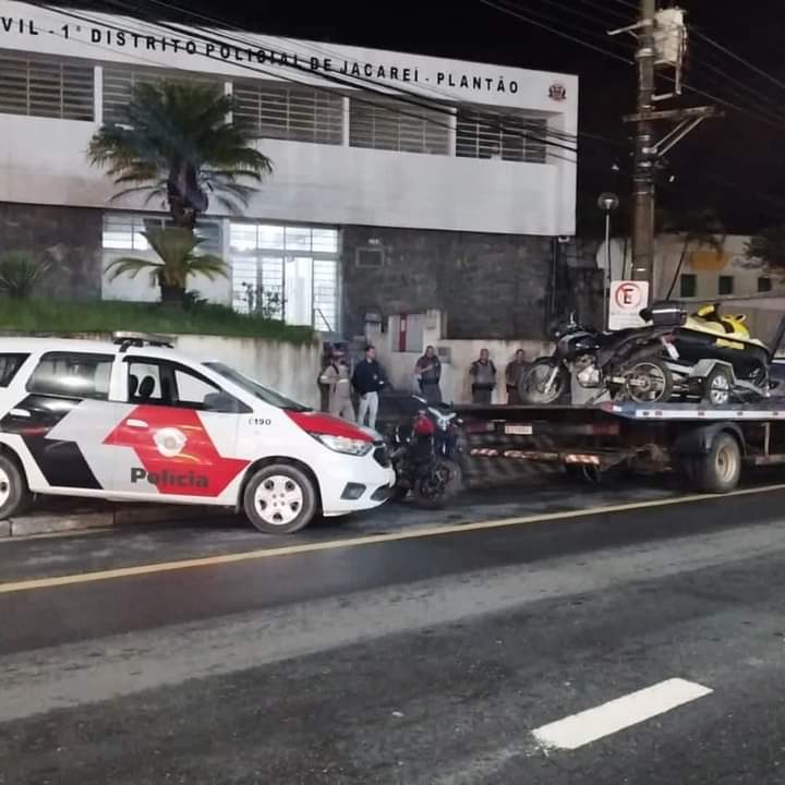 policia apreende jet-ski