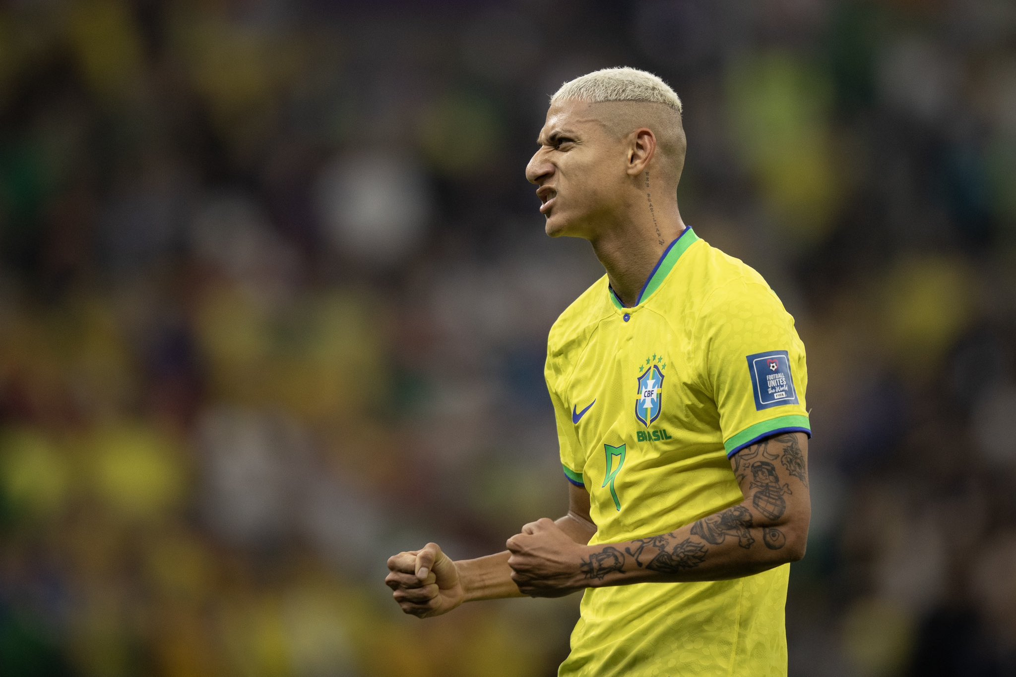 Brasil enfrenta a seleção de Camarões