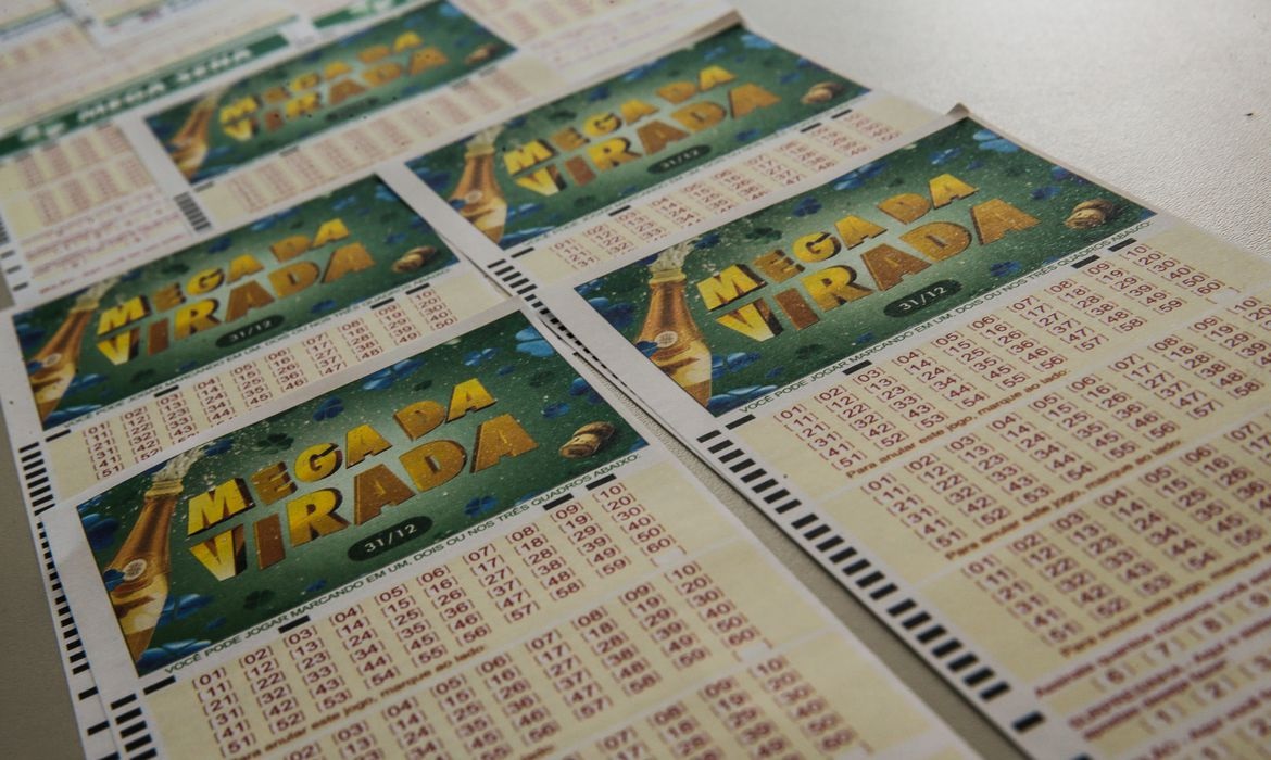 cartelas da mega-sena da virada para serem preenchidas; mega-sena bate recorde historico de premio