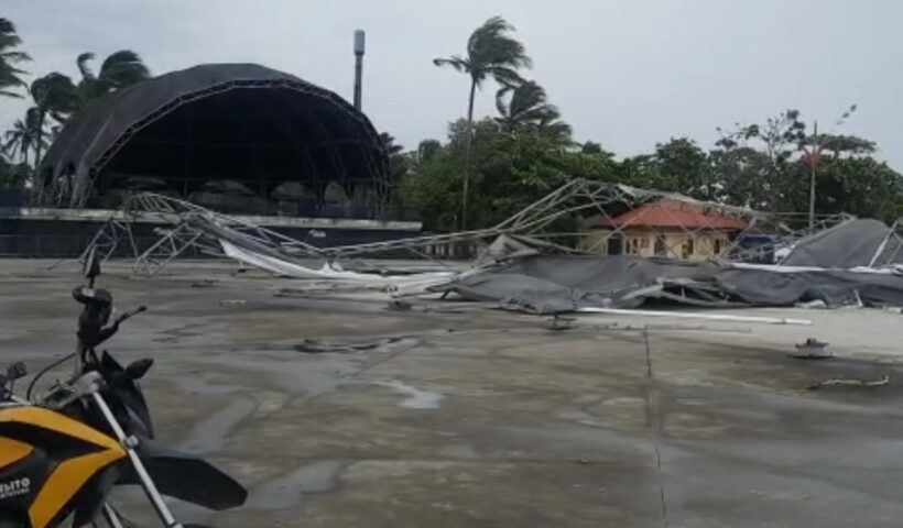 Ventania em Caraguatatuba destrói tenda da Praça da Cultura, nesta quarta-feira (28)