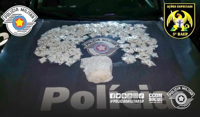 Polícia Militar prende dois homens e apreende adolescente por tráfico de Drogas; na fuga um dos suspeitos faz uma refém