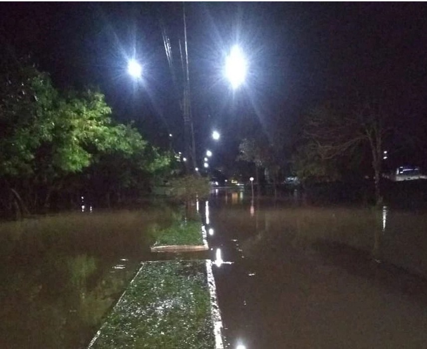 Chuva forte em Taubaté deixa pontos de alagamentos na região Central nesta quarta-feira (30)