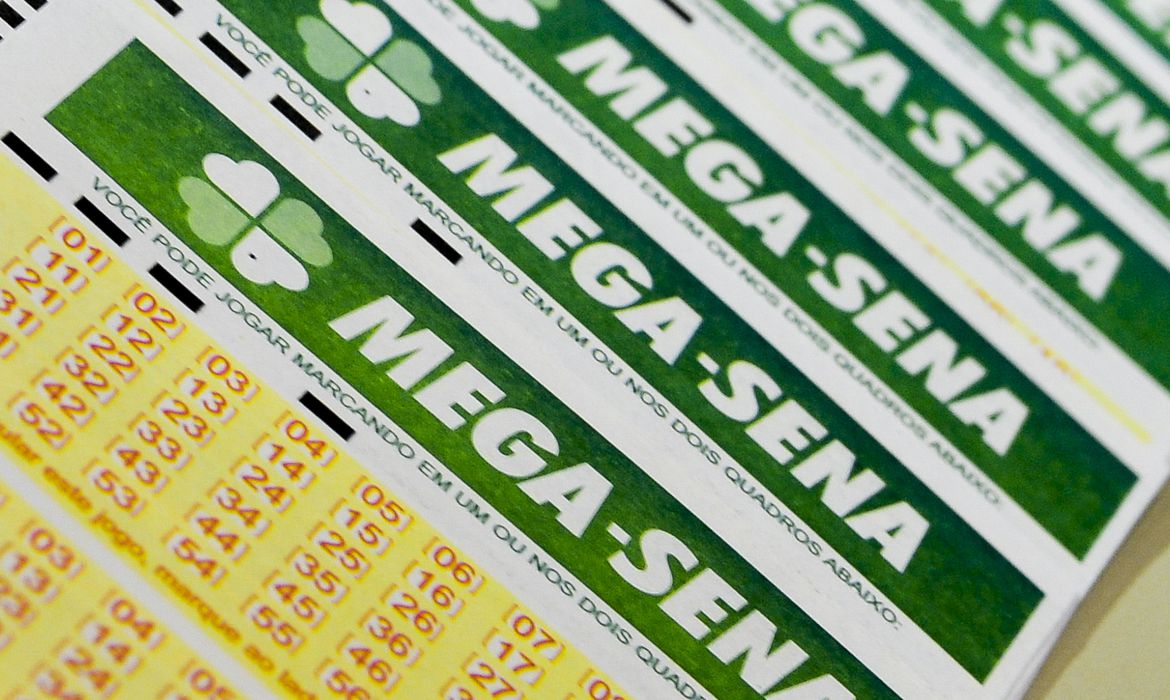 Mega-Sena: Ninguém acerta os seis números; e mega acumula para R$ 135 mi acerta os seis números