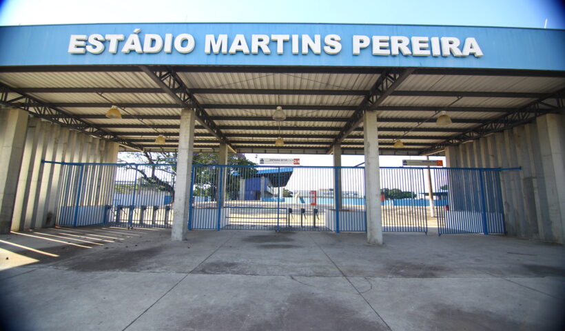 Fachada do Martins Pereira, casa do São José EC