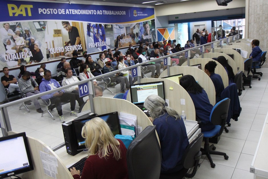munícipes procuram emprego no pat de sao jose dos campos; bolsa trabalho será prorrogado