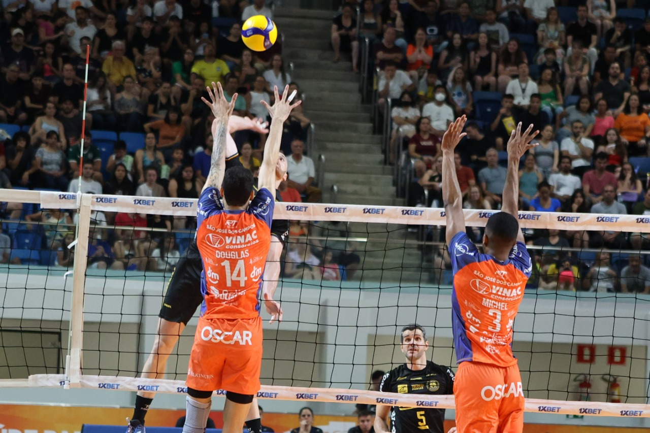 Jogo entre Vôlei São José e Vedacit Guarulhos na Farma Conde Arena