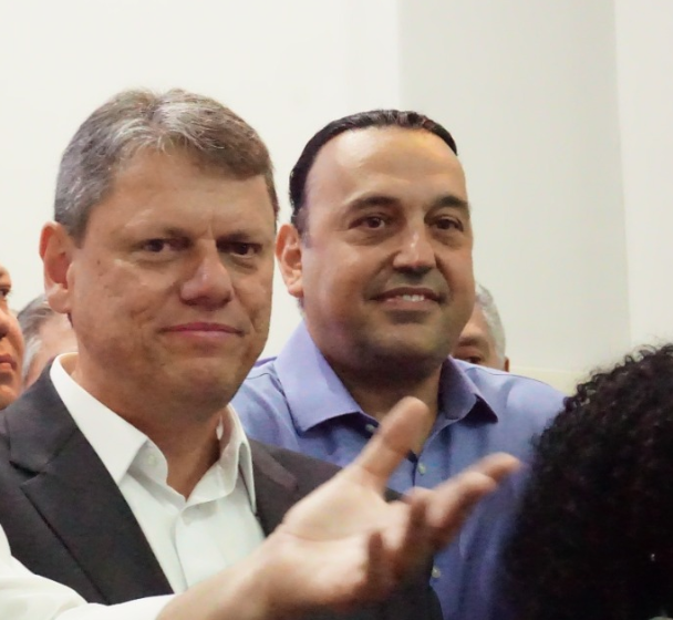novo governador de sao paulo e vice, tarcísio de freitas e felício ramuth, são empossados