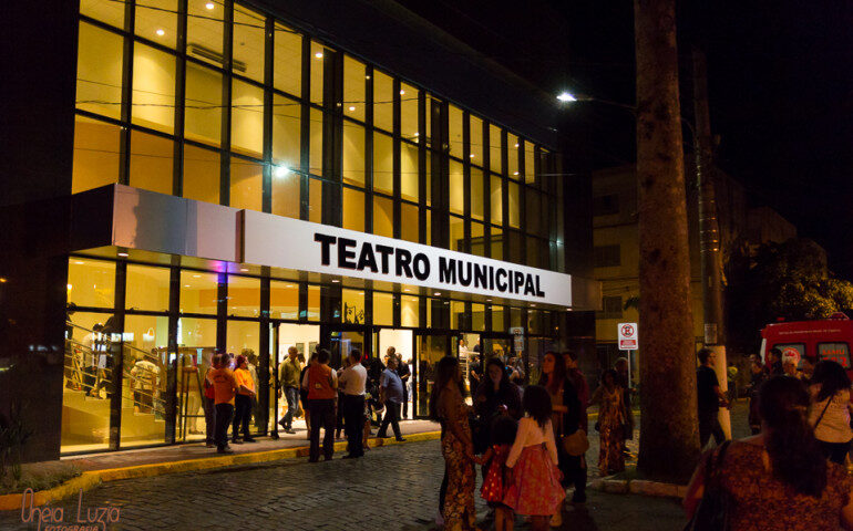 Fachada do Teatro de Ubatuba (Teatro Municipal Pedro Paulo Teixeira Pinto), localizado na região central da cidade