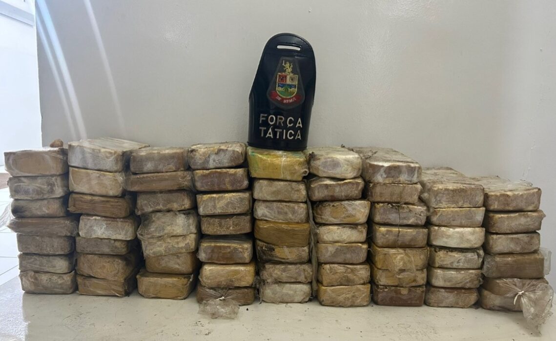 Cruzeiro: Força Tática da PM apreende 61 tijolos de cocaína em Pátio de veículos