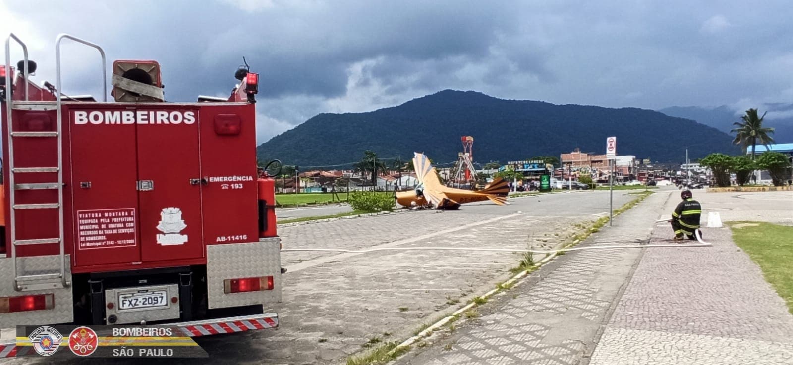 Avião de pequeno porte cai em Ubatuba