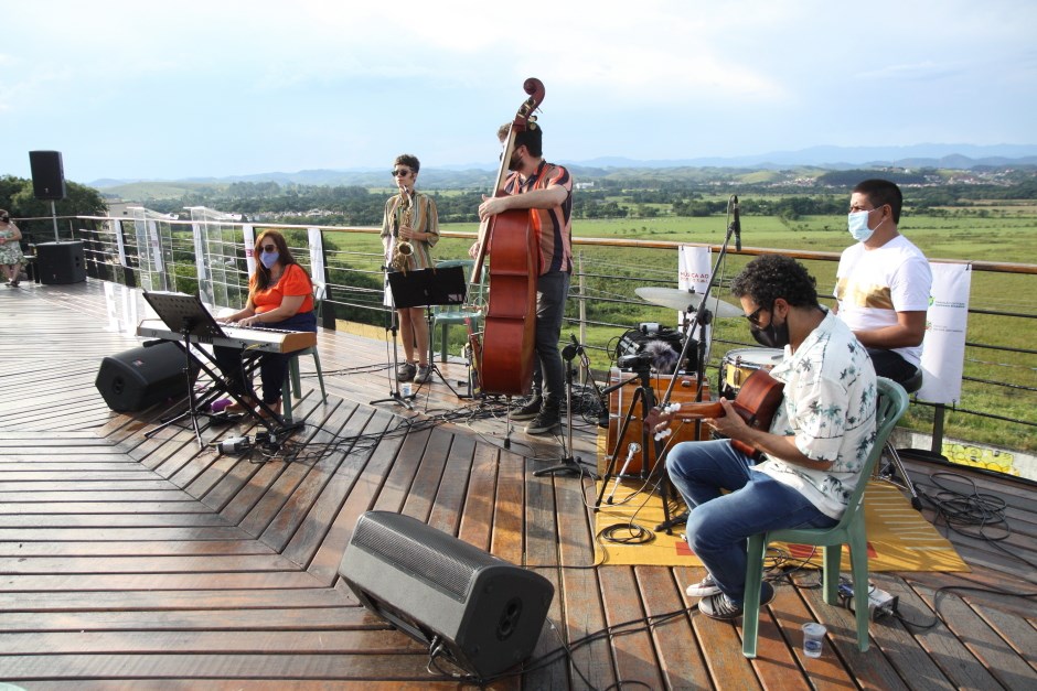 "Música ao Pôr do Sol" no banhado de São José dos Campos