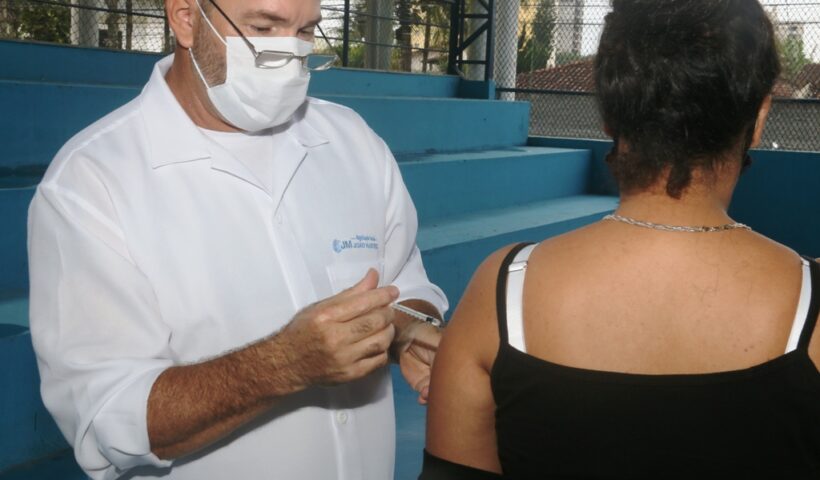 Caraguatatuba amplia vacinação contra a meningite na cidade; serão vacinados adolescentes de 15 a 19 anos