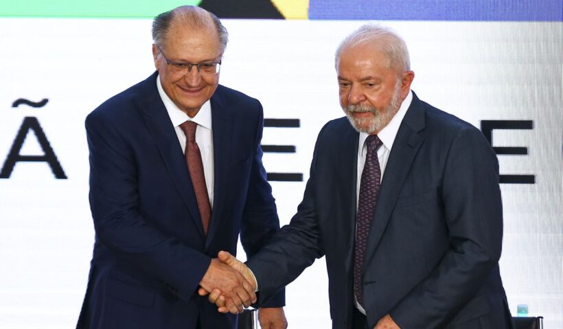 Reforma tributária é fundamental à reindustrialização, diz Alckmin