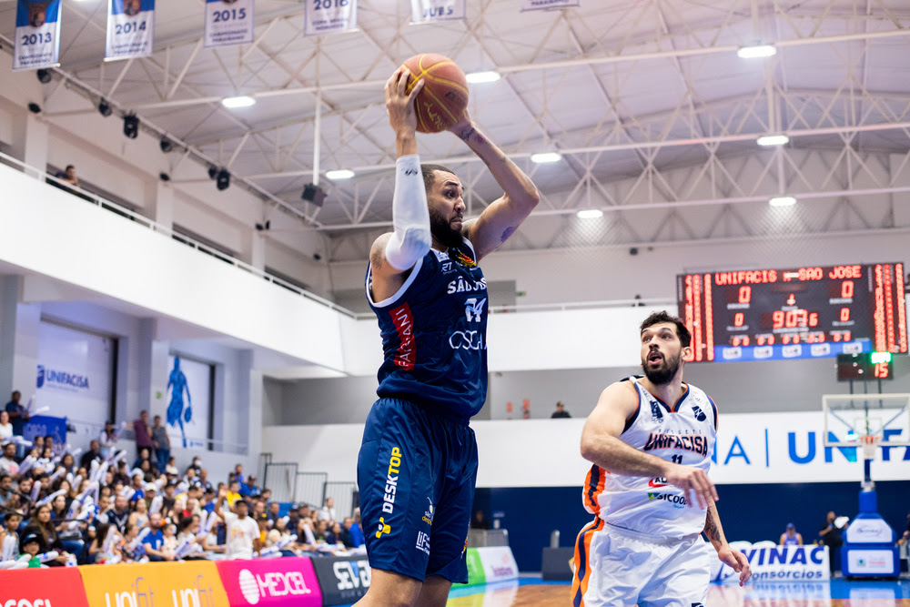 Jogo entre São José Basketball e Unifacisa 