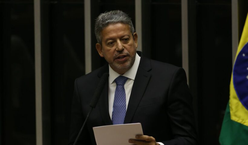 Arthur Lira confirma favoritismo e é reeleito presidente da Câmara dos Deputados