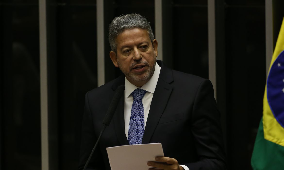 Arthur Lira confirma favoritismo e é reeleito presidente da Câmara dos Deputados