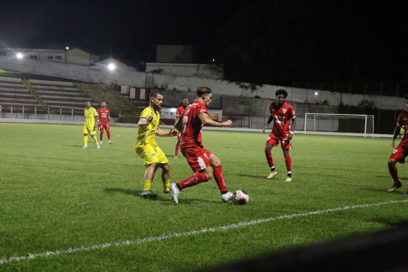 Jogo entre Itapirense e São José EC pela Série A-3 do Campeonato Paulista 