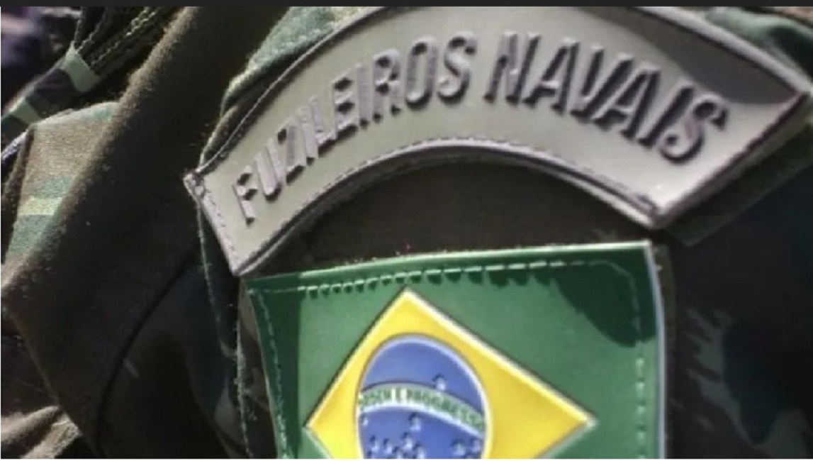 Brasão de uniforme de fuzileiro naval. Mulheres poderão concorrer a vagas para formação de fuzileiro naval