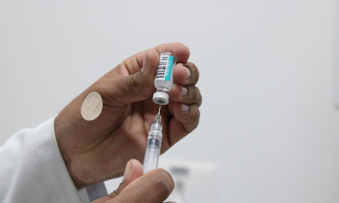 Vacinação contra covid-19. Brasil não registra morte por covid nas últimas 24 horas pe a primeira vez