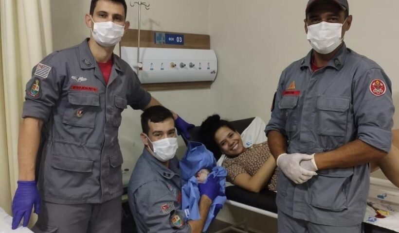 Lorena: Bombeiros prestam auxílio à gestante em trabalho de parto em sua residência