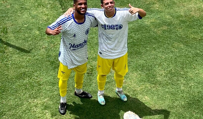Jogadores do São José EC comemoram vitória sobre o Audax Osasco na Arena Barueri