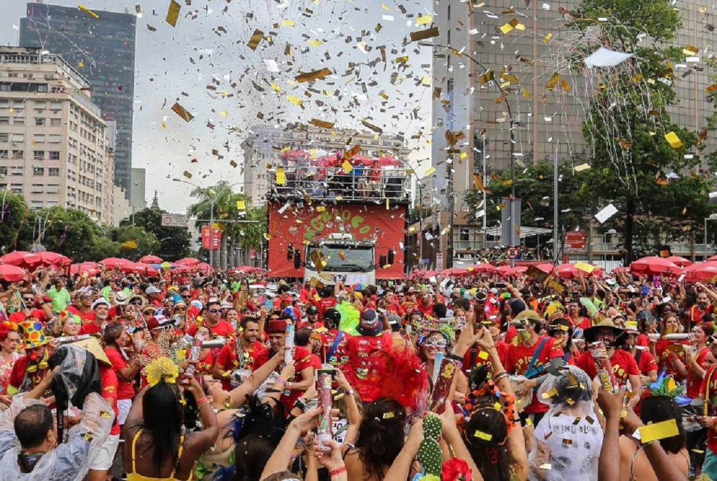 Produtos e serviços ligados ao Carnaval subiram, em média, 15%