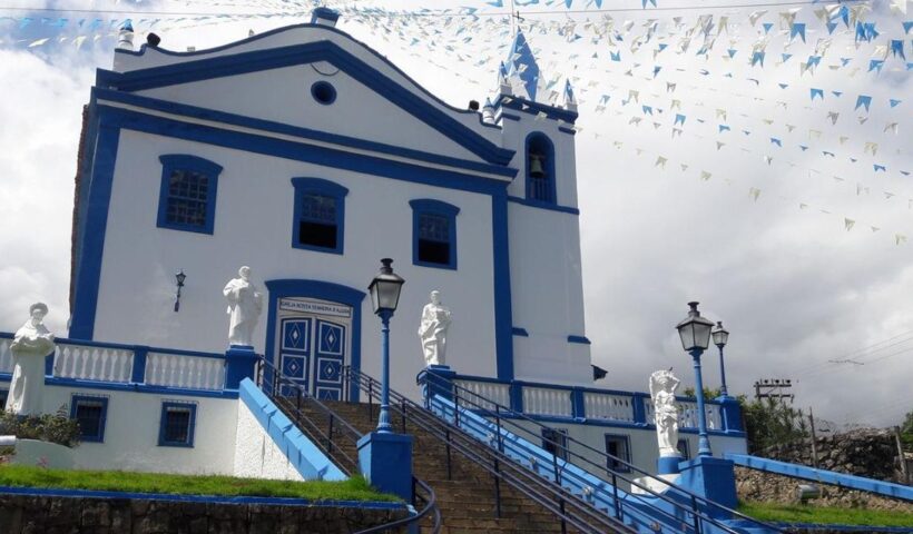 Fachada da Igreja Matriz, na Vila, local onde se comemora a Festa da padroeira de Ilhabela