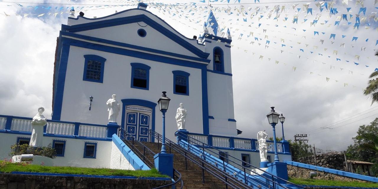Fachada da Igreja Matriz, na Vila, local onde se comemora a Festa da padroeira de Ilhabela