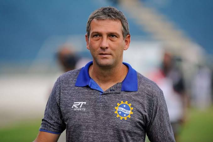 Ricardo Costa quando treinava o São José EC