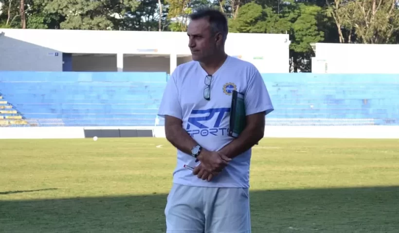 José Francisco de Oliveira deve comandar novamente o São José Esporte Clube