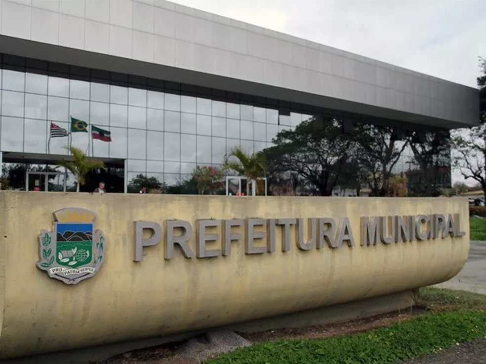 Fachada da Prefeitura de Pindamonhangaba, que está oferecendo mais de 300 vagas em concurso público