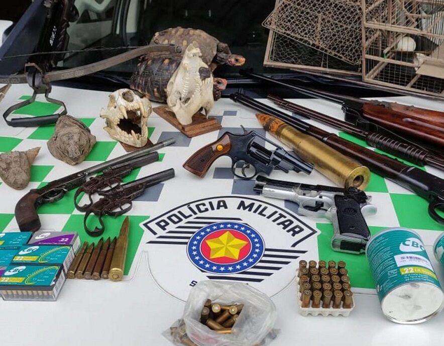 PM Ambiental apreendeu armas de fogo, munições, crânios de animais silvestre e Jabutis em Pindamonhangaba