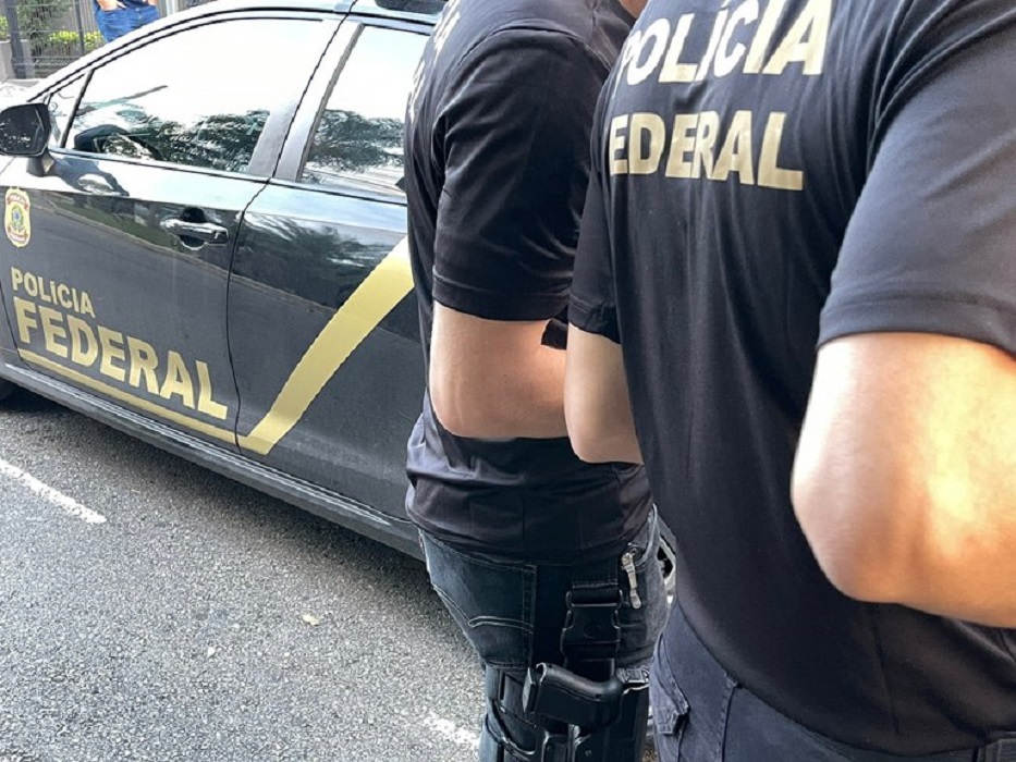 PF - agentes: Cruzeiro: Polícia Federal prende jovem em São José dos Campos por pornografia infantil na web