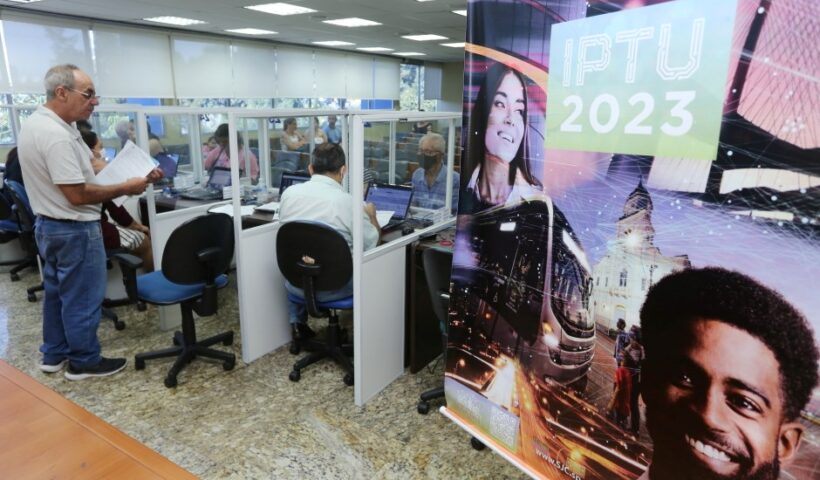 Pagamento do IPTU 2023 em São José dos Campos pode ser feito no andar térreo do Paço Municipal