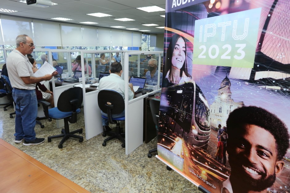 Pagamento do IPTU 2023 em São José dos Campos pode ser feito no andar térreo do Paço Municipal