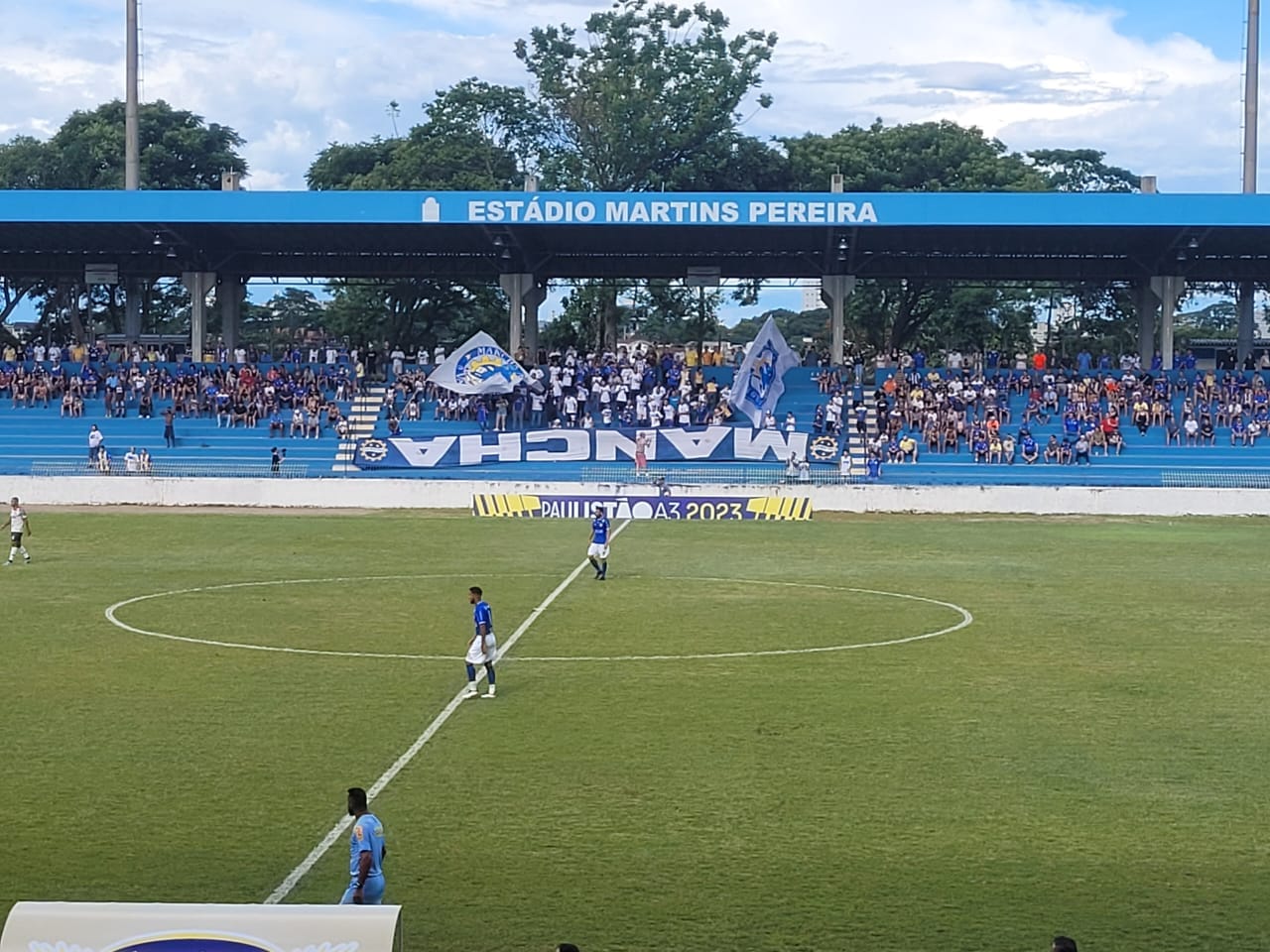 Registro da torcida do São José EC no jogo contra o União Suzano, realizado no último dia 4 de fevereiro, no Martins Pereira