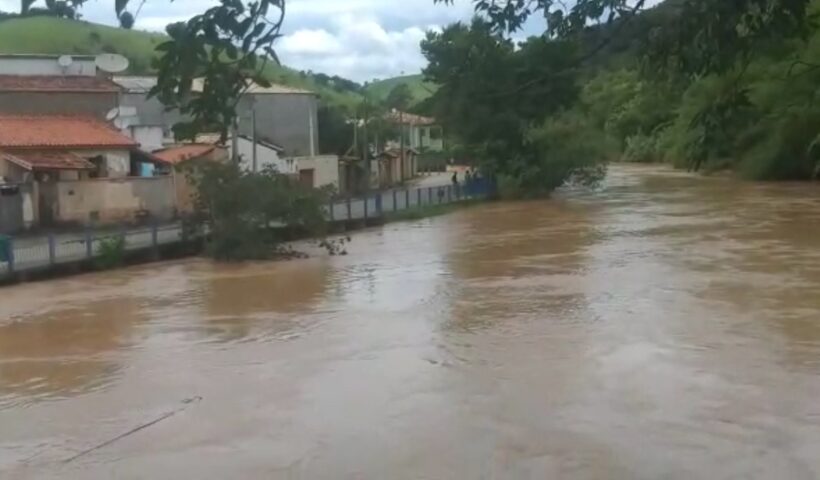 VÍDEO: Moradores registram cheia do rio em São Luiz do Paraitinga